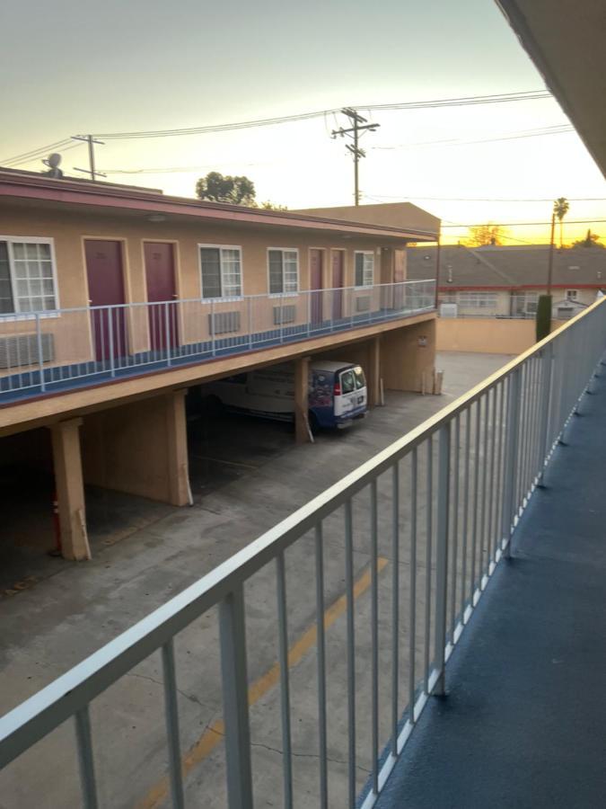 Deluxe Inn La Huntington Park Exterior photo